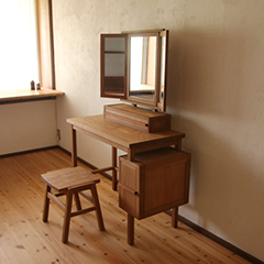 ひろえさんのドレッサー